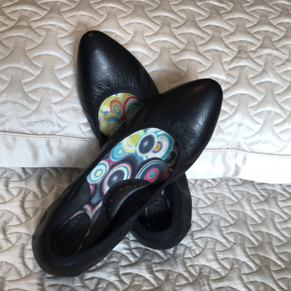 Born black flats